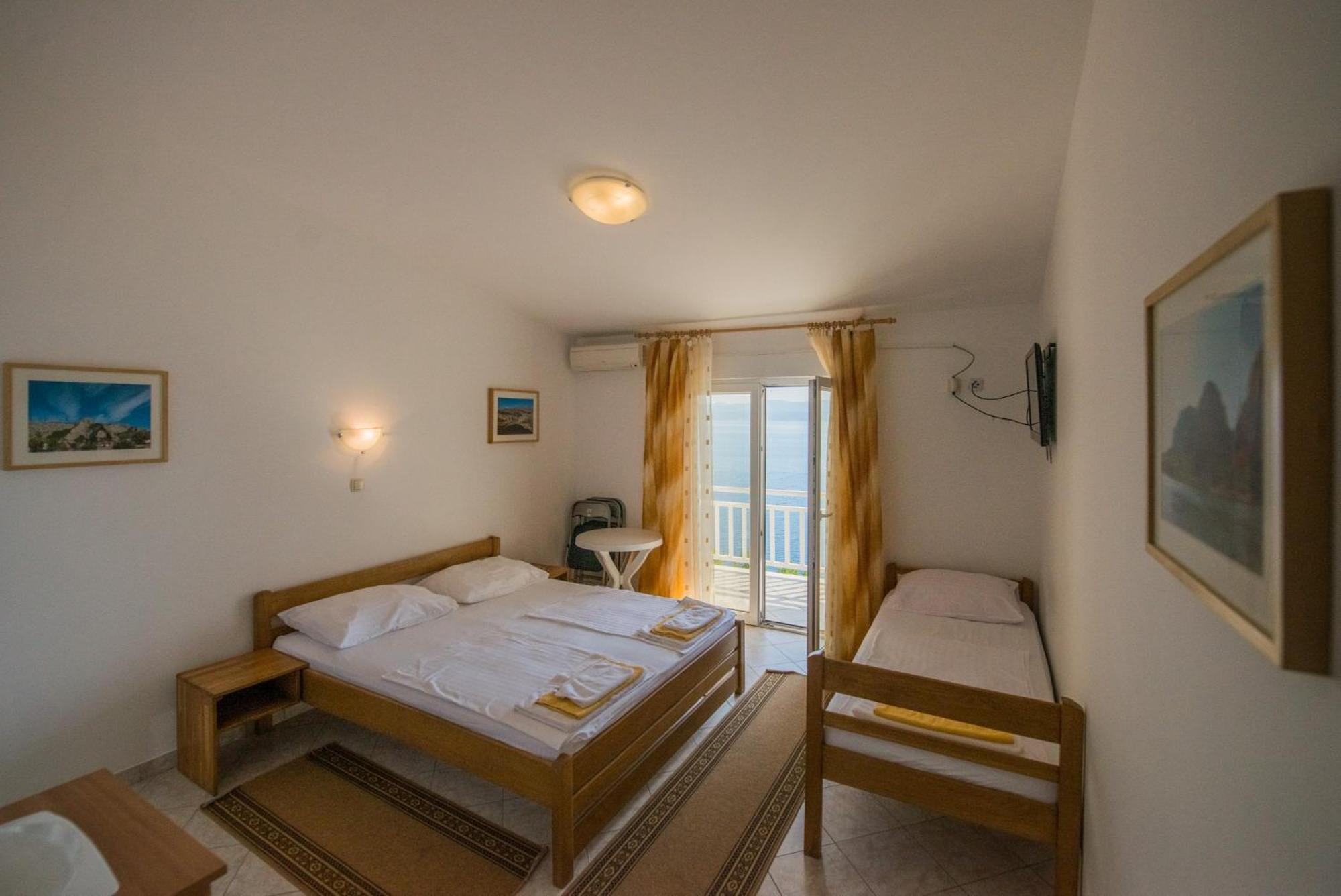 Bed And Breakfast Pero 3 Min Walk To The Beach Lokva Rogoznica Exteriér fotografie